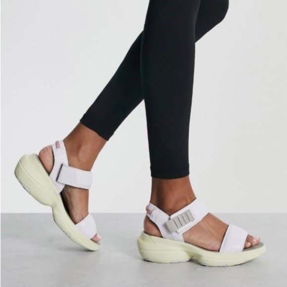 Sorel Explorer Blitz Stride Sandals Leather Wedge White Bolt Hint Size 8.5 NEW - Picture 1 of 8